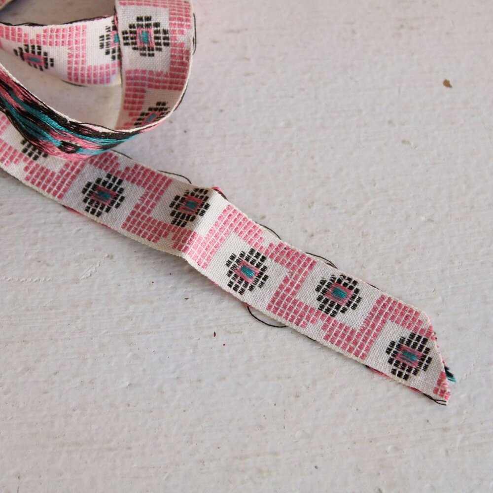 Vintage Jacquard Ribbon Trim, One Yard 24 Inch Piece .75 Inch Wide - Picture 9 of 10